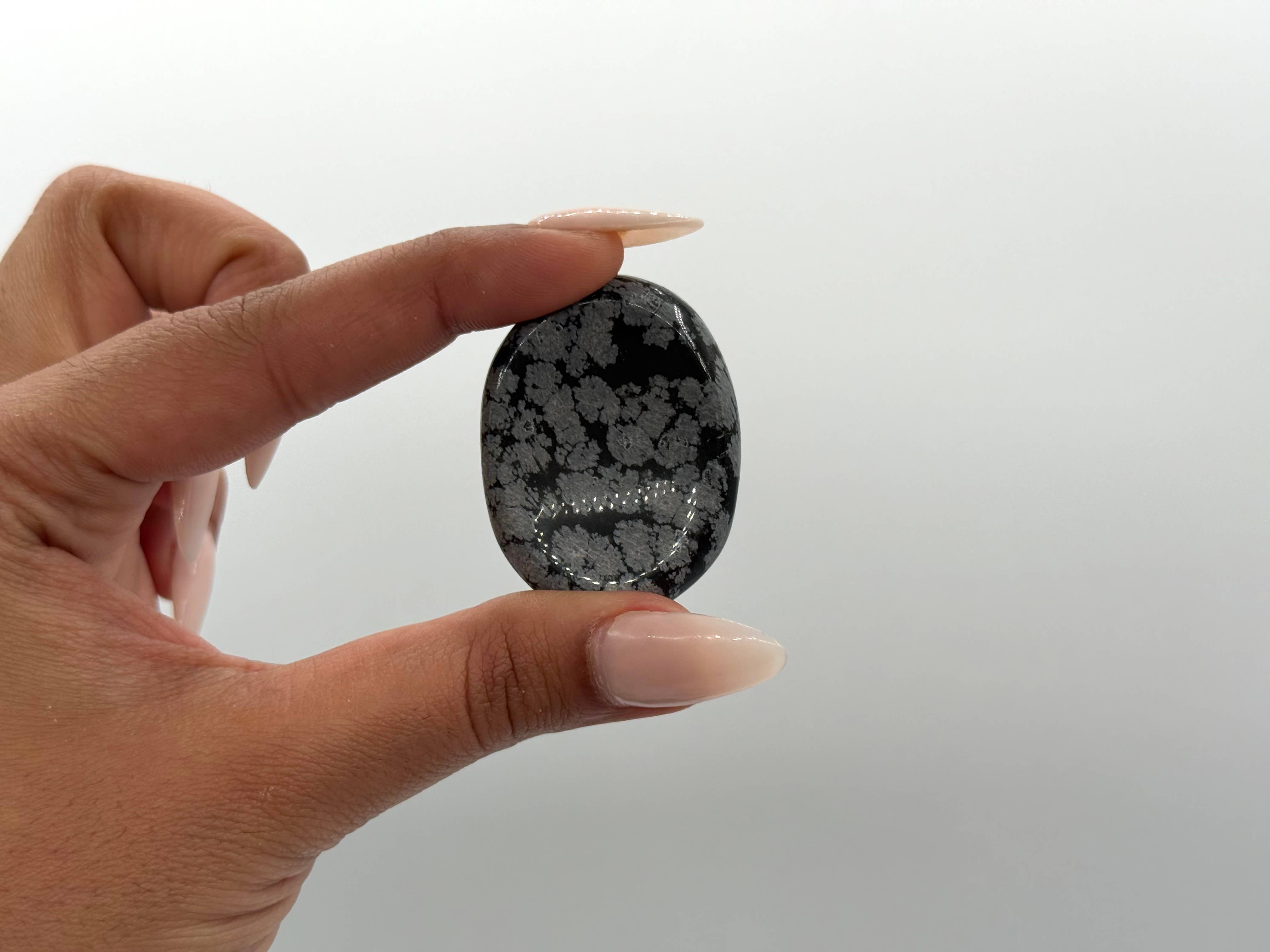 Meraki Gemstones - Wholesale Spiritual stone/crystal - Snowflake Obsidian Worry Stones 40x30x8mm (1 piece)3