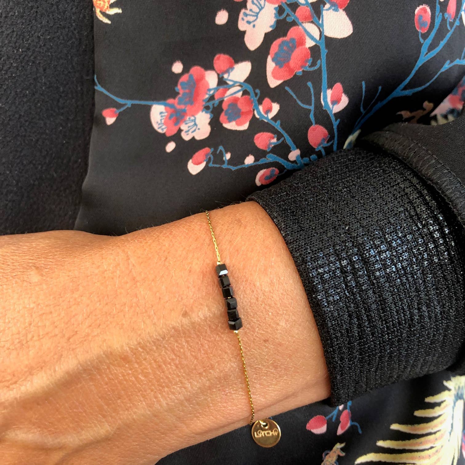 LITCHI – Engroshandel Perlearmbånd – Simply Square sort armbånd1