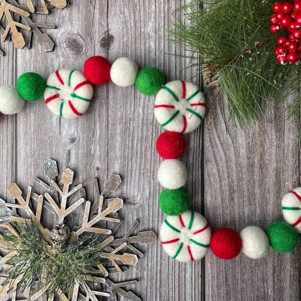 Classic Peppermint - Christmas Felt Garland for wholesale by AKUKU