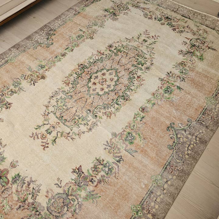 Alfombra Vintage de Lana Turca: Alfombra Anatolia Isparta de 6x9, Decoración Rústica para venta al por mayor de MesopotamiaRugs