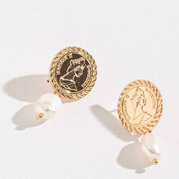 Pendientes colgantes con forma de perla y moneda de Mya para venta al por mayor de Howard's