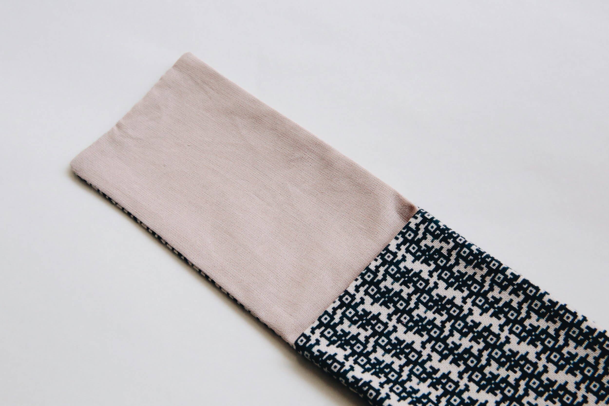 Nyra Design - Wholesale Table Runner - Bo Cutlery Table Set Design 030