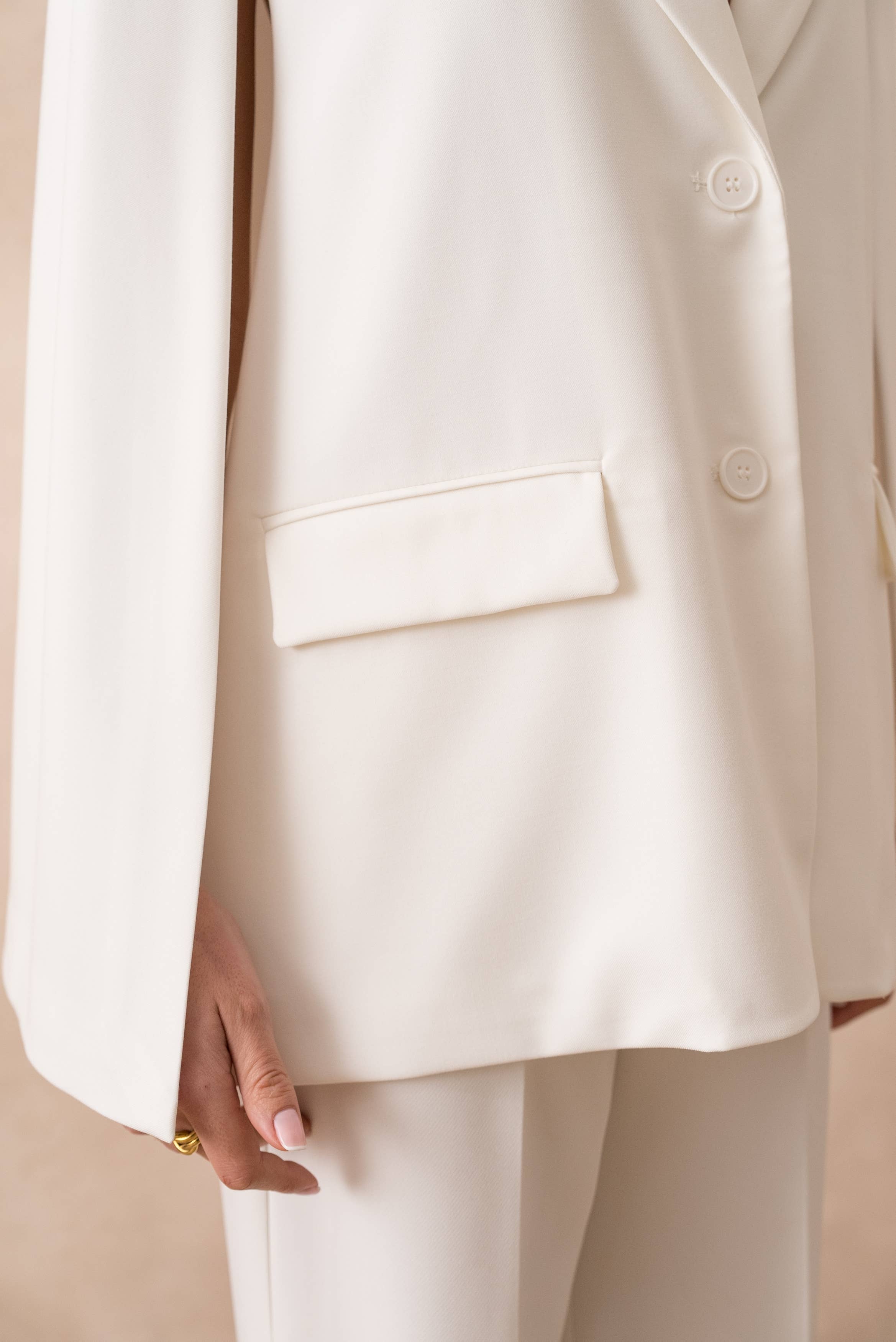 Attentif Paris - Wholesale Jacket - Women's - [Vision] Oversized cape jacket with structured cut26