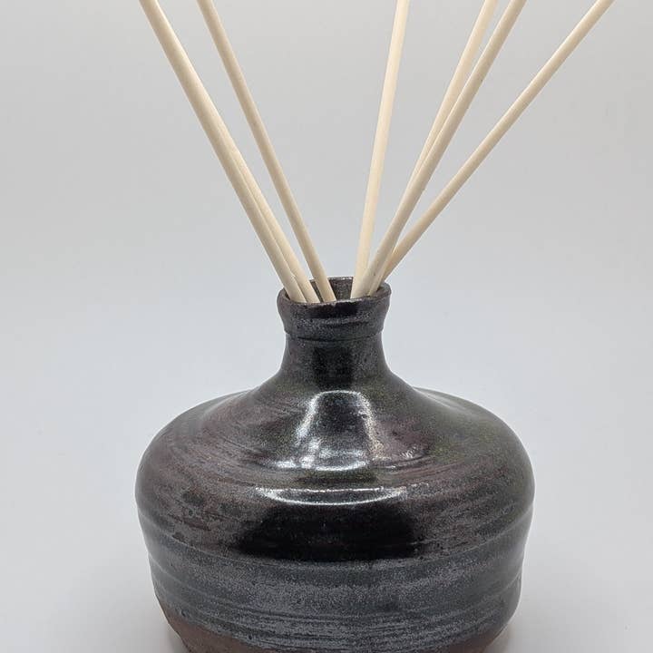 Handmade Ceramic Diffuser Vessel for wholesale by KULLI PARFUM