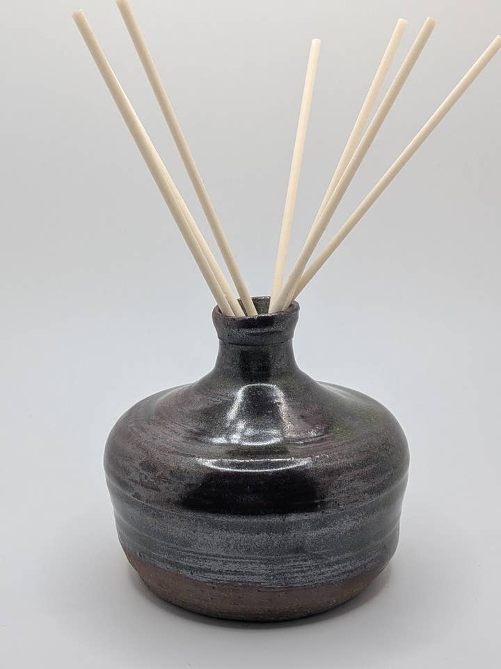Handmade Ceramic Diffuser Vessel for wholesale by KULLI PARFUM