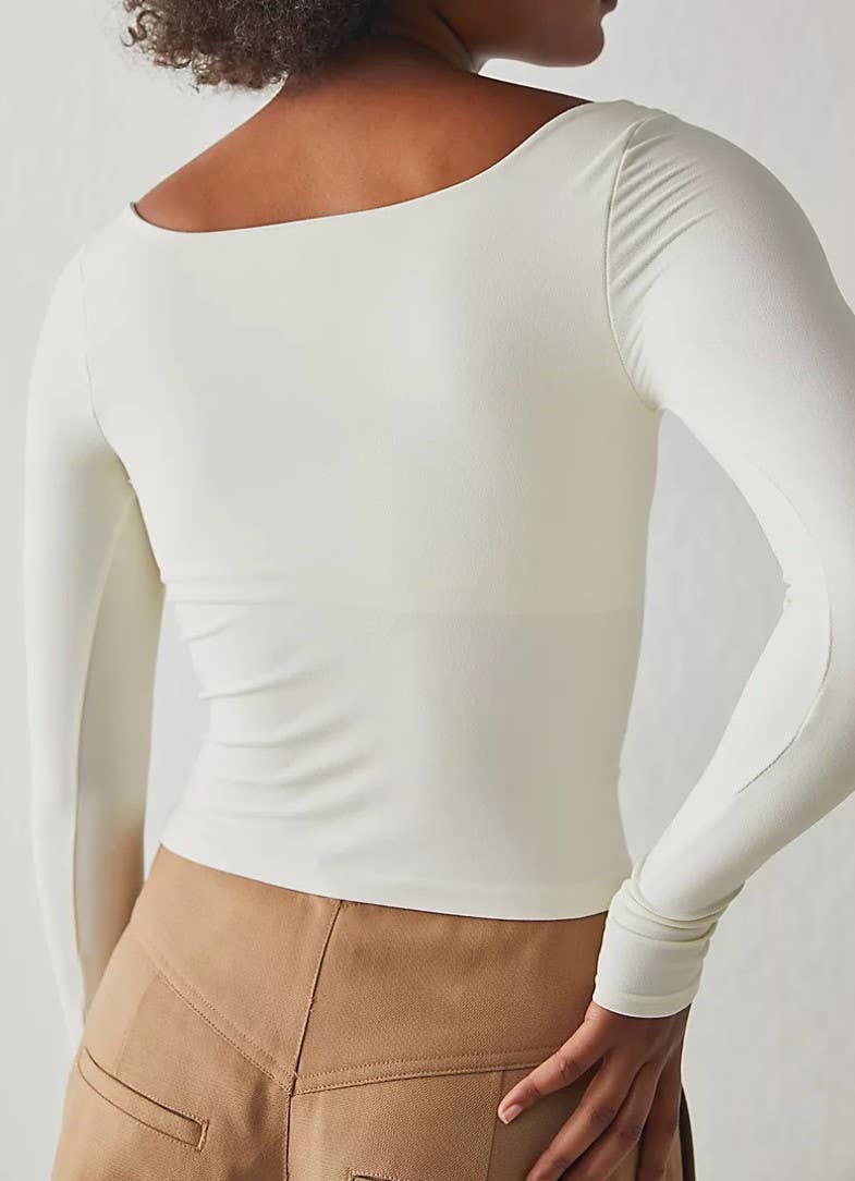 HIDDENBRAND - Wholesale Knit Top - Women's - Long-Sleeved Crop Top Square-Necked1