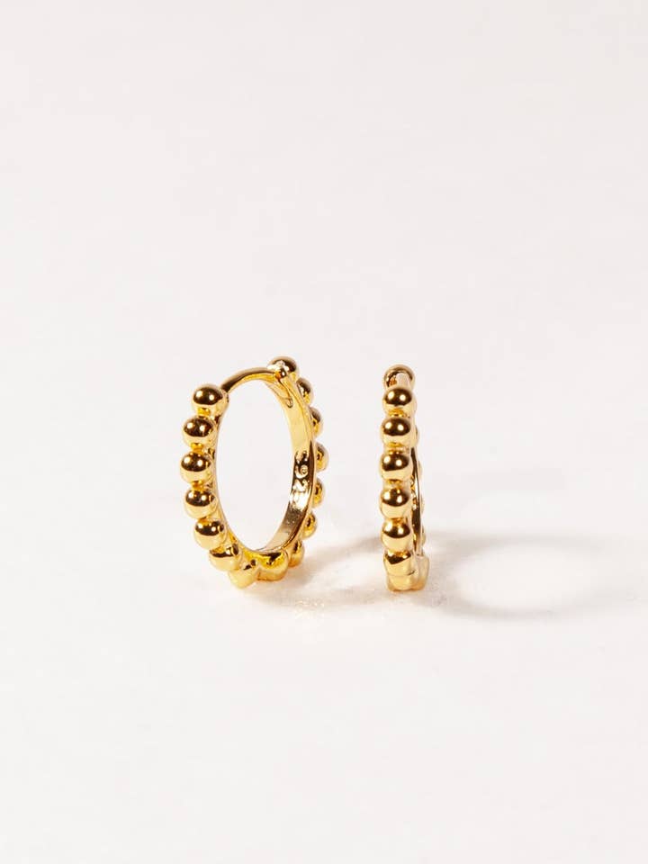 Orecchini a cerchio medi con perline per la vendita all'ingrosso da parte di Seyyah