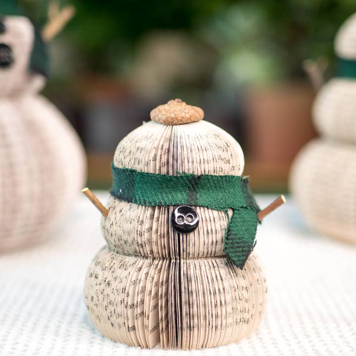 Root To Vine – wholesale Christmas decoration – Christmas Decor Book Snowman-Handmade Holiday Book Gift