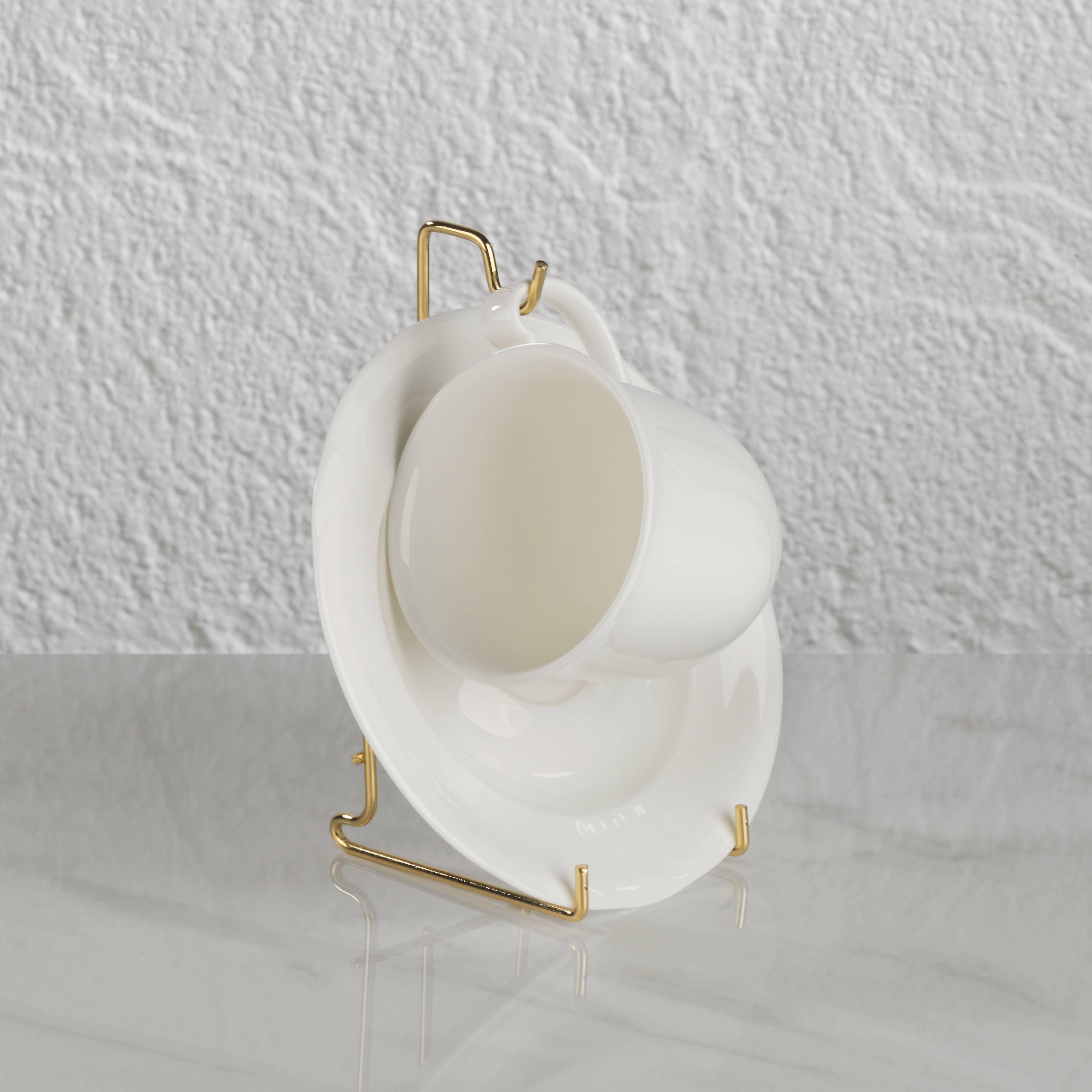 Tripar International - Wholesale Retailer Display Stand/Case - Smooth Brass Wire Cup & Saucer Stand 2