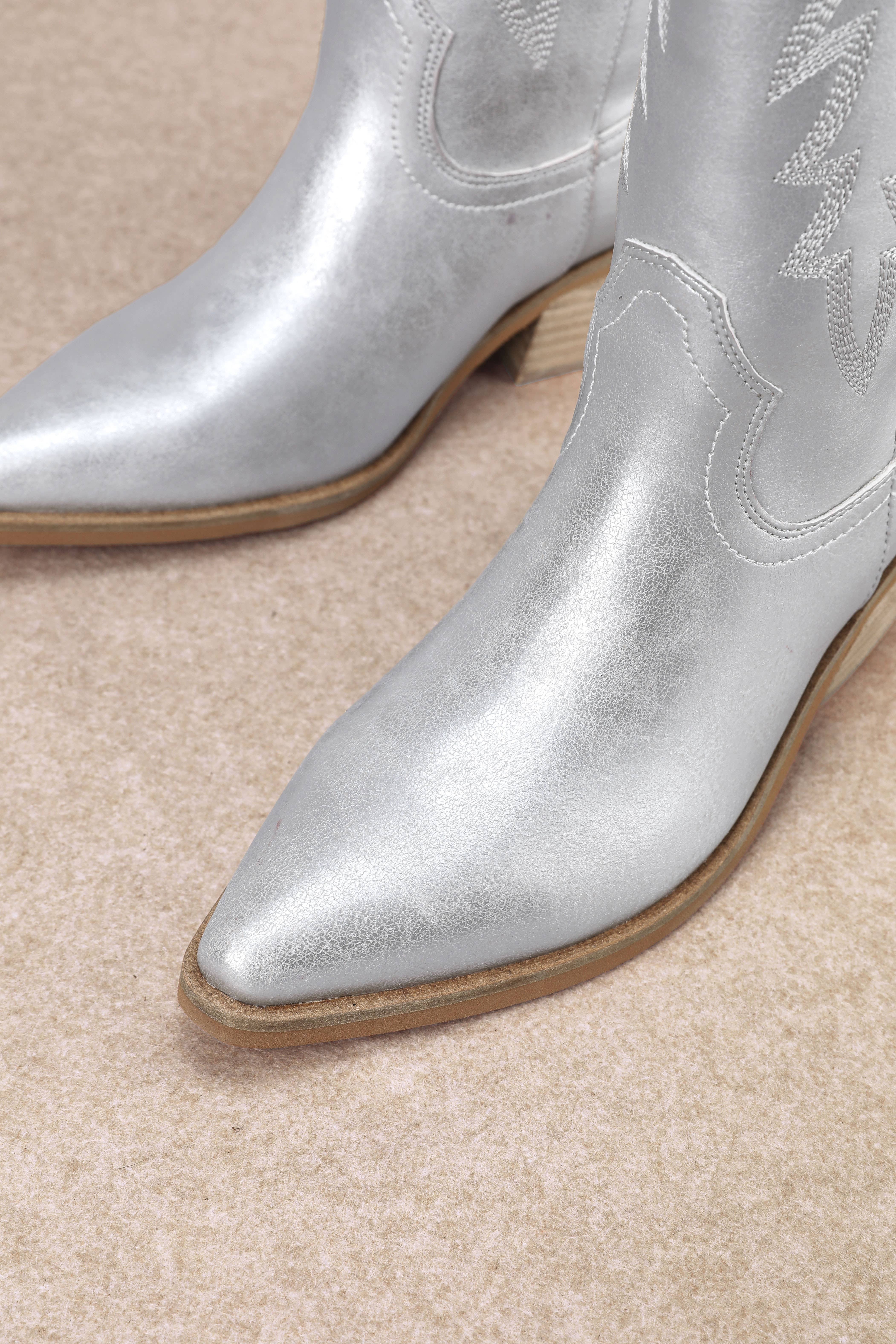 Miracle Miles (Mi.iM) - Wholesale Cowboy Boots - Women's - INDIGO19