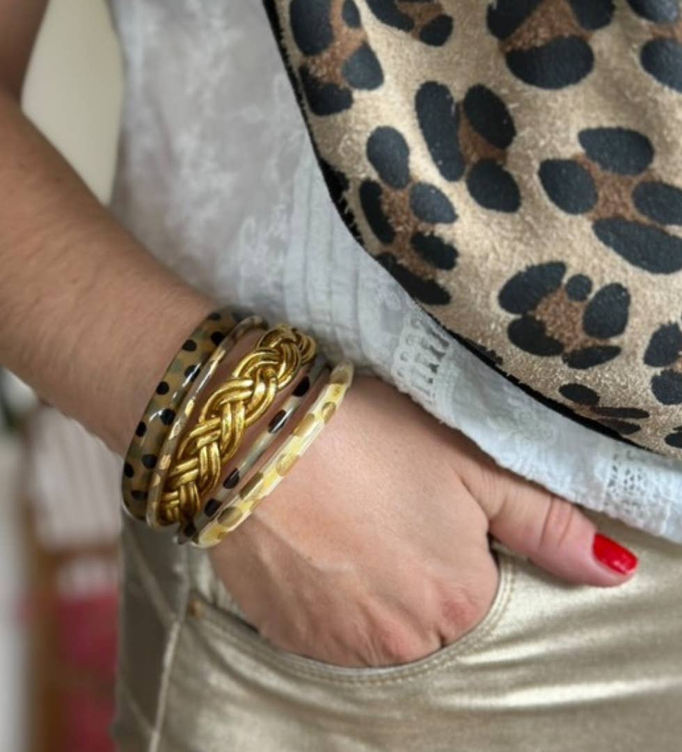 JolieJulie-MaLune-VentiLLo – wholesale Manschettarmband – 1 Léo armband GOLDEN i horn 4 mm2