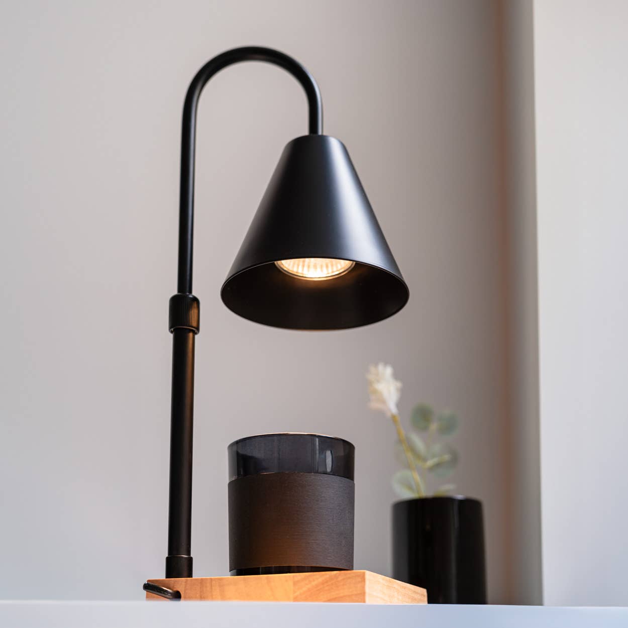 Flamingueo - Vendita all'ingrosso Lampada da scrivania/d'accento - Lampada scaldacandele, candela nera non inclusa e spina europea6