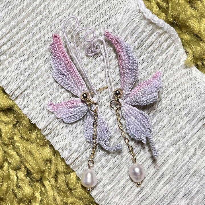 Boucles d'oreilles Flutter pour la vente par Miss Peachy