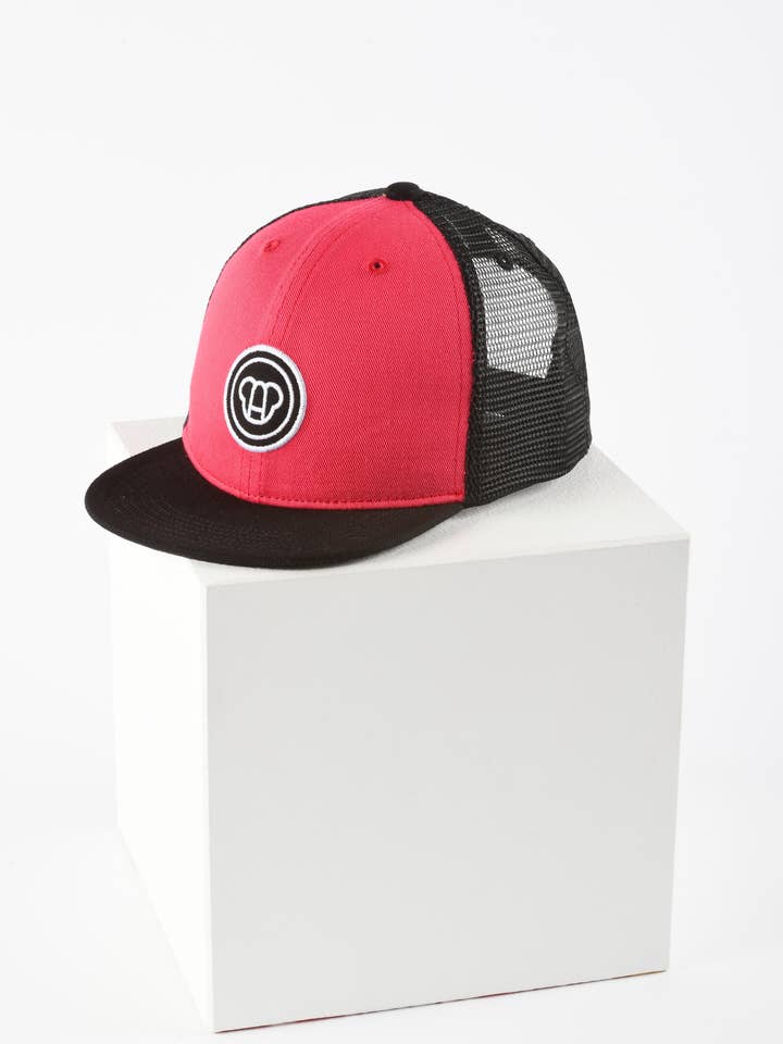 Cappellino bambino colorblock Rosso Ciliegia/Nero per la vendita all'ingrosso da parte di ALLMEMBERZ