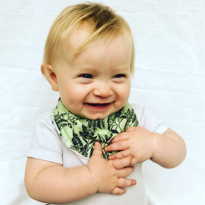 Chuckles & Caz - Wholesale Bib – Baby - Green Gumleaf Dribble Bib2