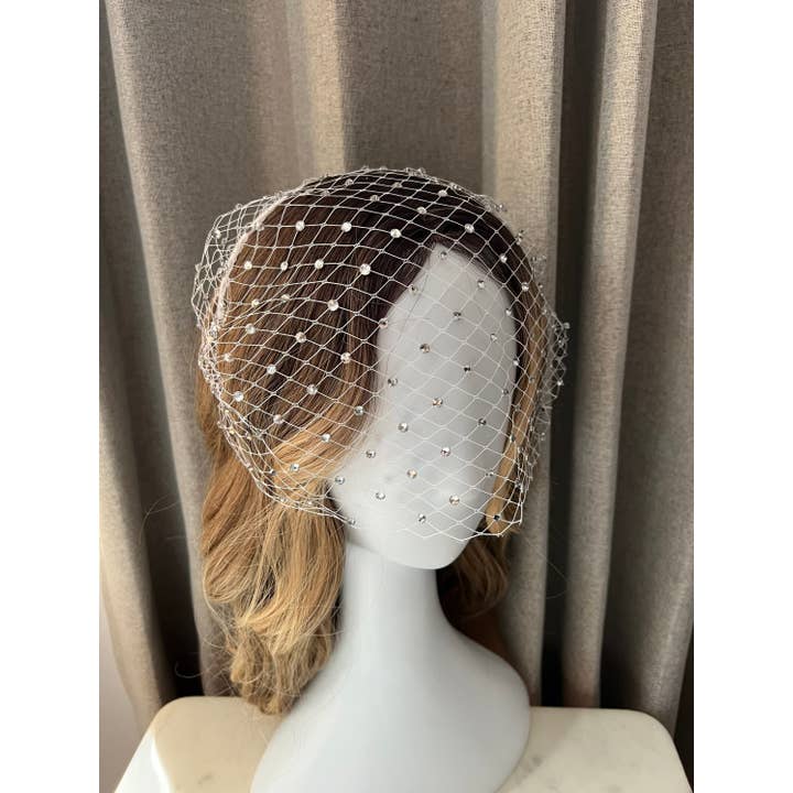 FanakoStudioNYC – Engroshandel Slør - Dame – Bryllups-slør med pandebånd, hvid fuglebure-slør med kunstige diamanter, sort slør4