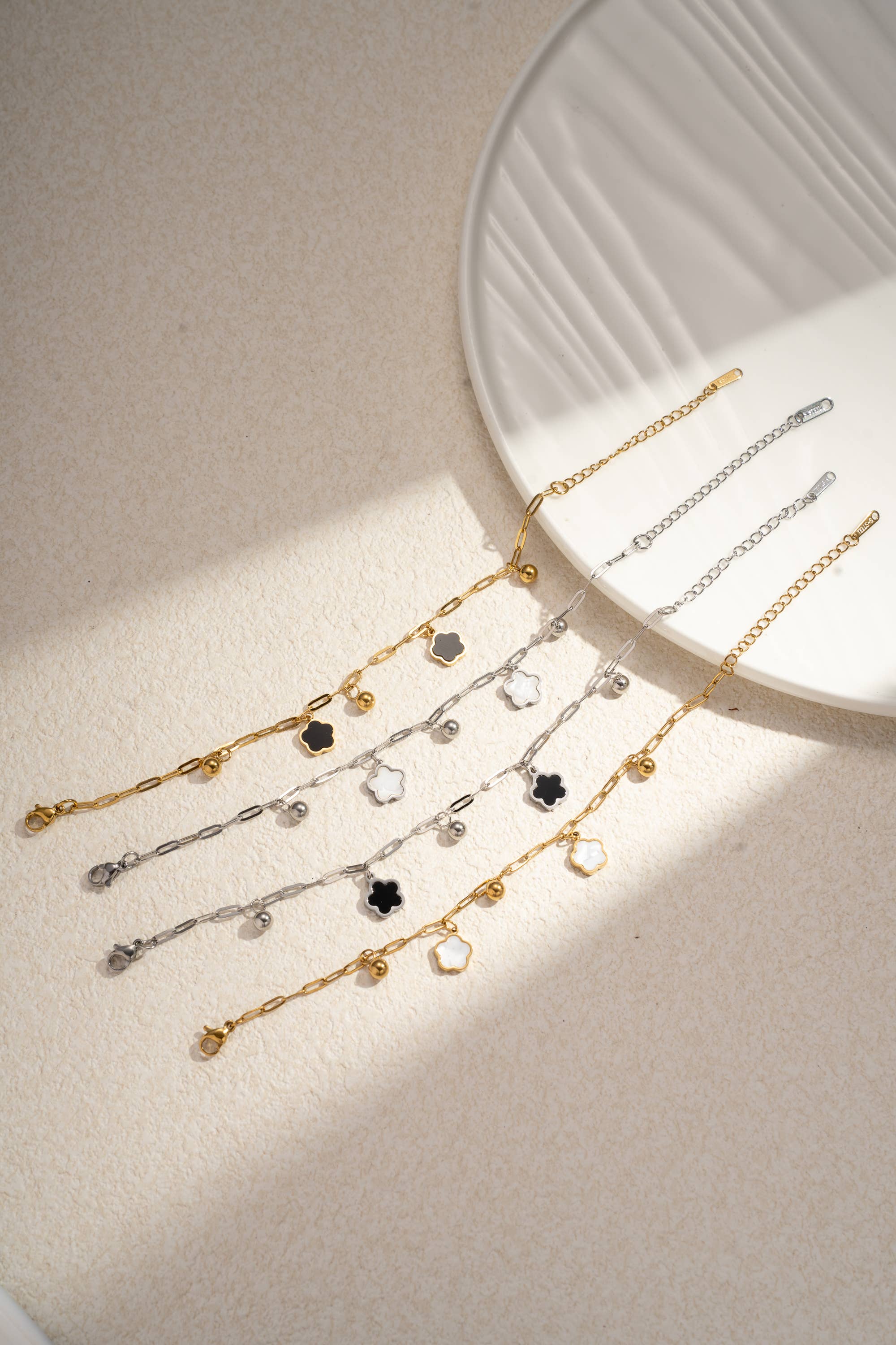 COSMOS - Wholesale Charm/Dangle Bracelet - Stainless steel clover charm bracelet1