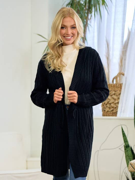 Cardigan en tricot torsadé avec capuchon - 10219J pour la vente par Doe and Rae