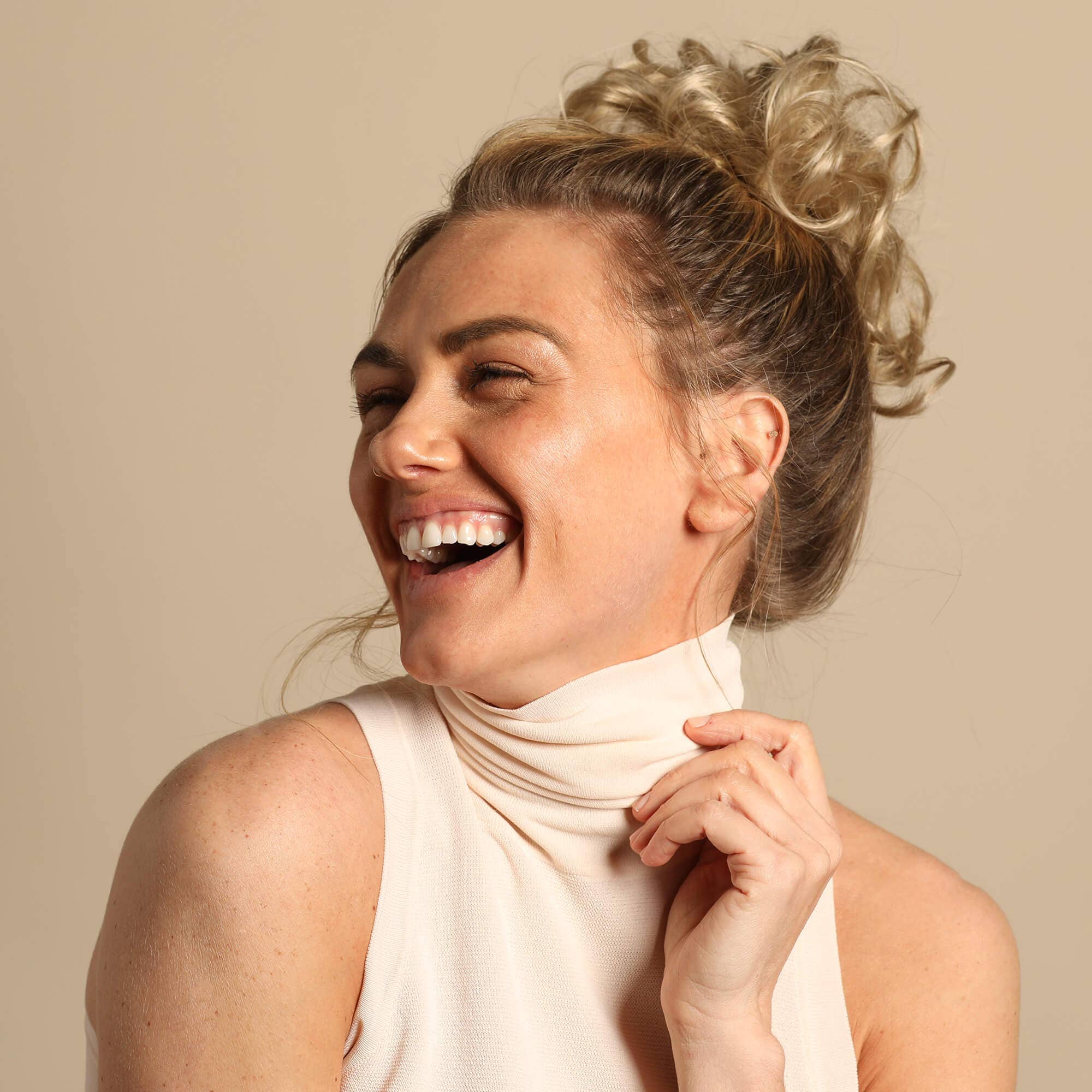 Madison Braids - Wholesale Haarelastiekje - Dames - Madison Braids paardenstaarthouder voor dames met top knoop13