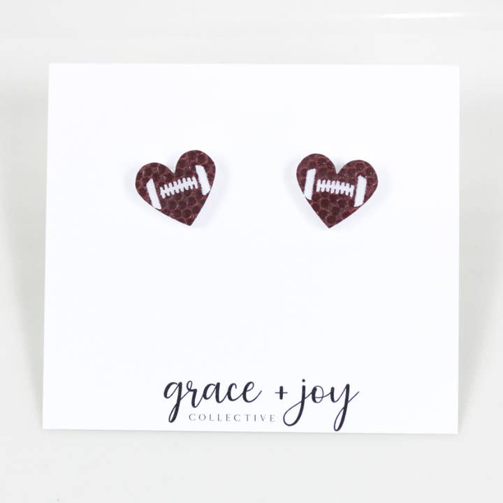 Boucles d'oreilles clou Cœur de football, boucles d'oreilles en acrylique pour la vente par Grace + Joy Collective