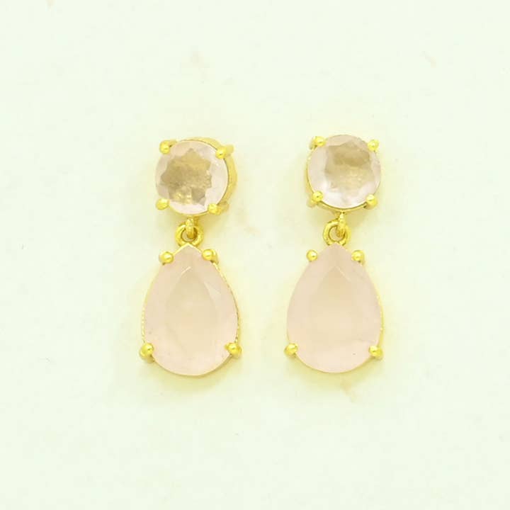 Lilibet örhängen i förgyllt silver med naturlig rosenkvarts för wholesale av Schmuckoo Berlin