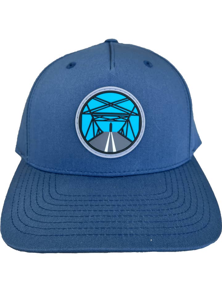 Strandbunden Snapback-hatt (ljus marin) för wholesale av Long Island Strong