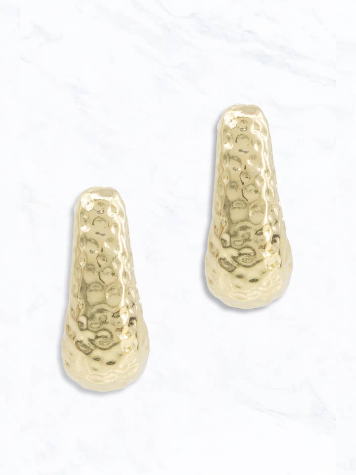 Hamret guld erklæring øreringe for engroshandel hos Suzie Q USA