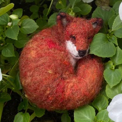 The Felted Bee - Vendita all'ingrosso Kit da cucito creativo - Kit per infeltrimento con aghi Curled Up Sleeping Fox0