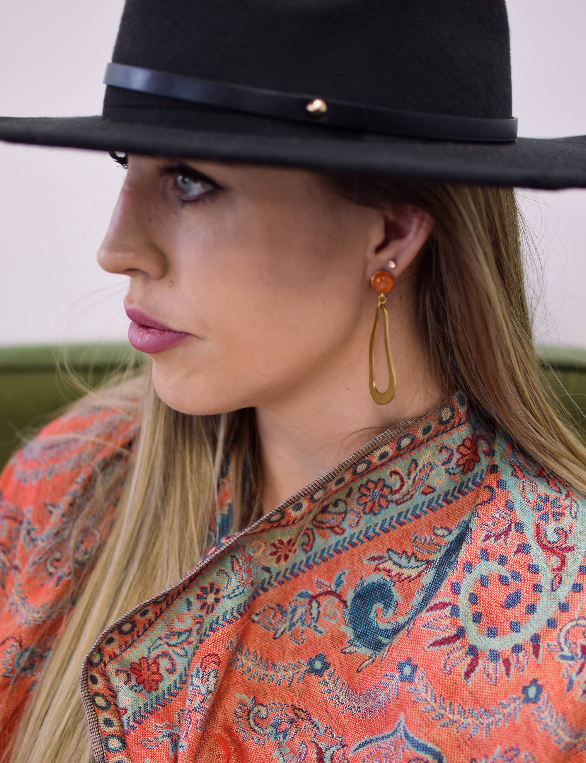 Ker-ij Jewelry - Vente Boucles d'oreilles pendantes - Boucles d’oreilles Margo avec pierre colorée1