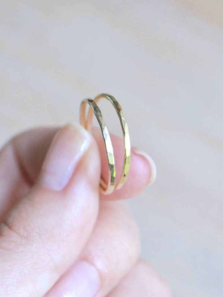 Hamret Ring for engroshandel hos Andrea Watson Designs