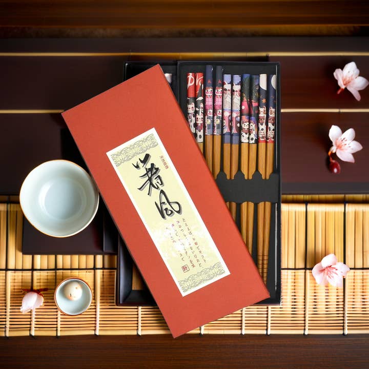 Original Source - Wholesale Chopsticks - Wood Chopsticks - Lucky Cat - Set of 52