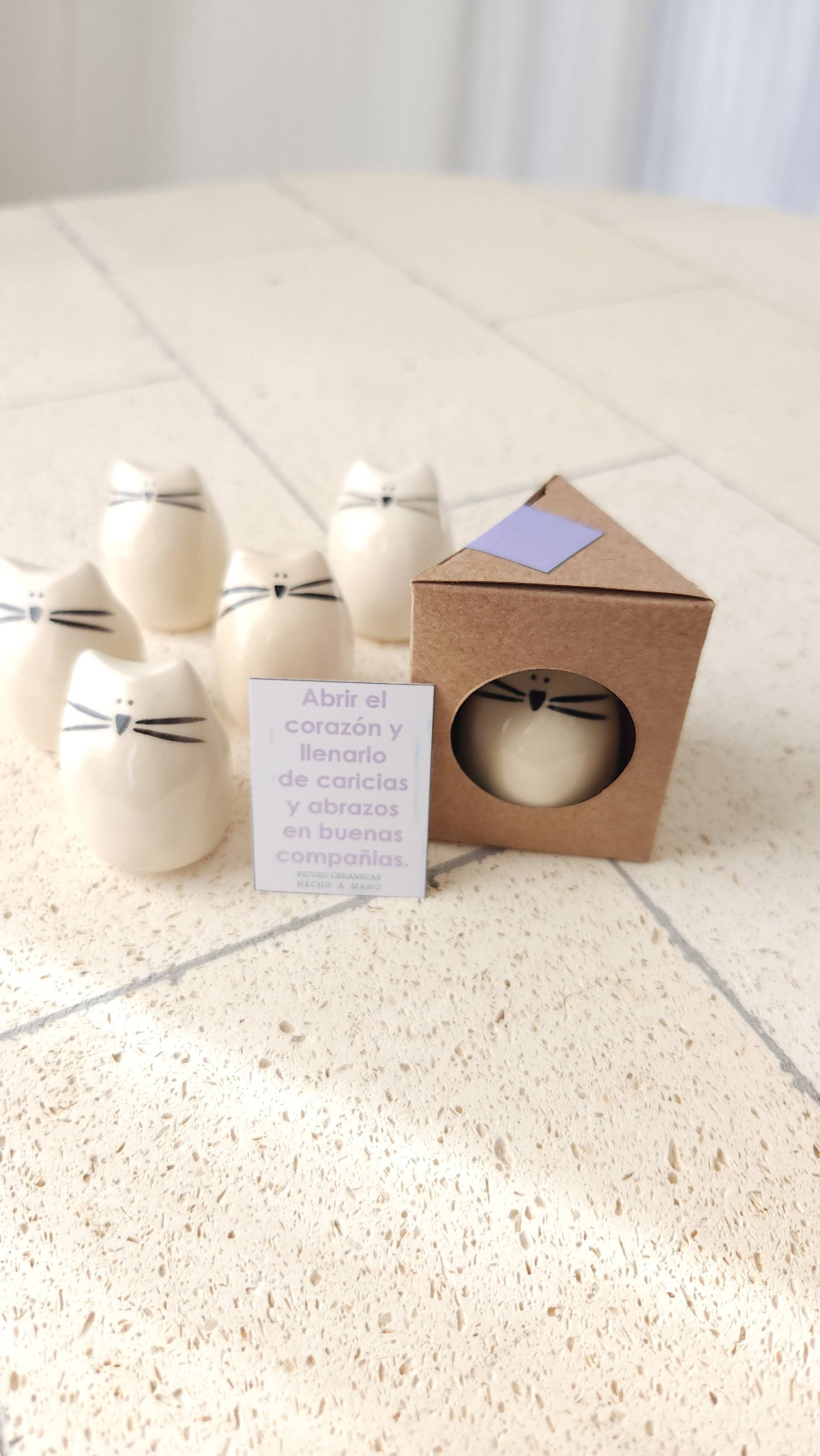 Picuru ceramicas – wholesale Dekorativ statyett – Kattunge amulett för mys (på 5 språk)7