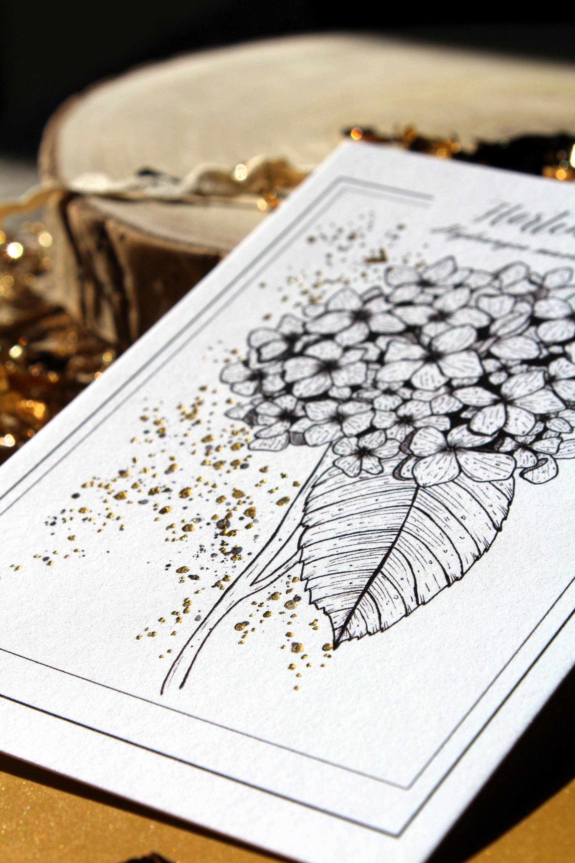 Au cœur des lunes - Vente Cartes postales - Reproduction botanique hortensia dorée et gravure0