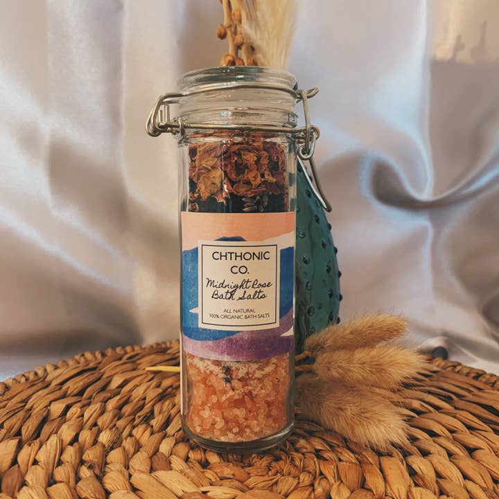 La note de Chthonic Co. Sels de bain Midnight Rose 4oz pour la vente par Chthonic Co.