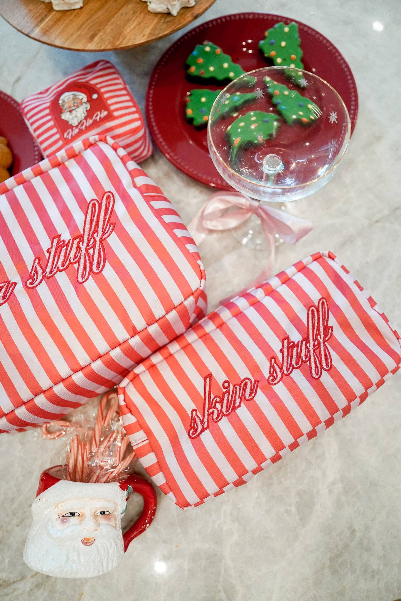 KENZKUSTOMZ - Vente Trousses de maquillage/cosmétique - Skin Stuff - Grand sac à rayures roses et rouges1