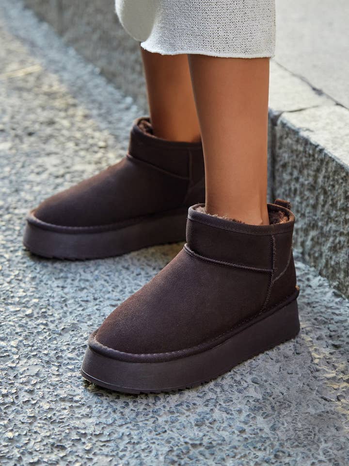 LAGE LEREN LAARS MET BINNENIN BONTHAAR voor wholesale door SWEET MAGIC SHOES & BAGS