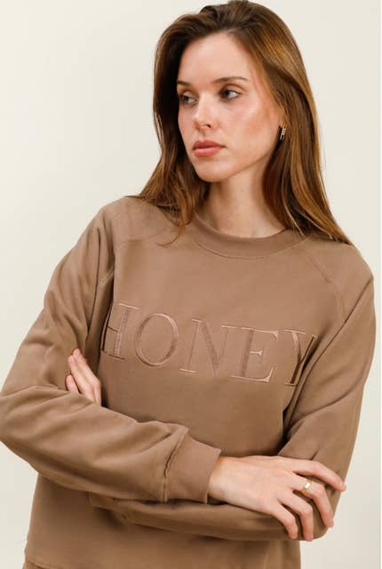 MOOYA - Wholesale Sweatshirt - Women's - Plain cotton sweatshirt with round neck embroidery HONEY - M2198