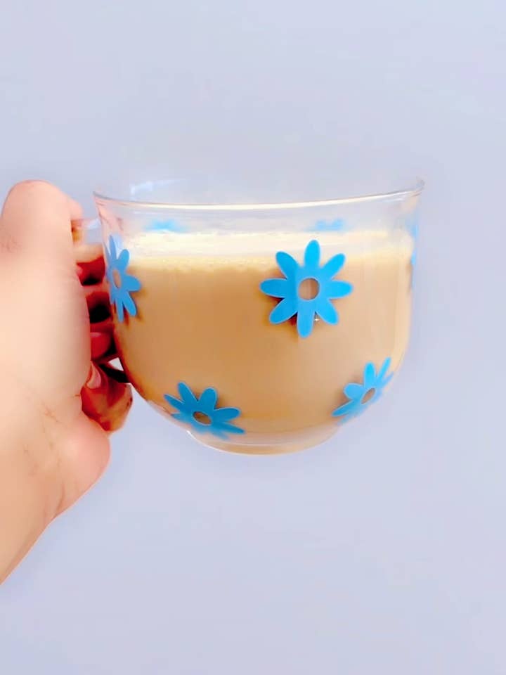 Oversized mok met retro bloemen voor wholesale door Pink pretty designs