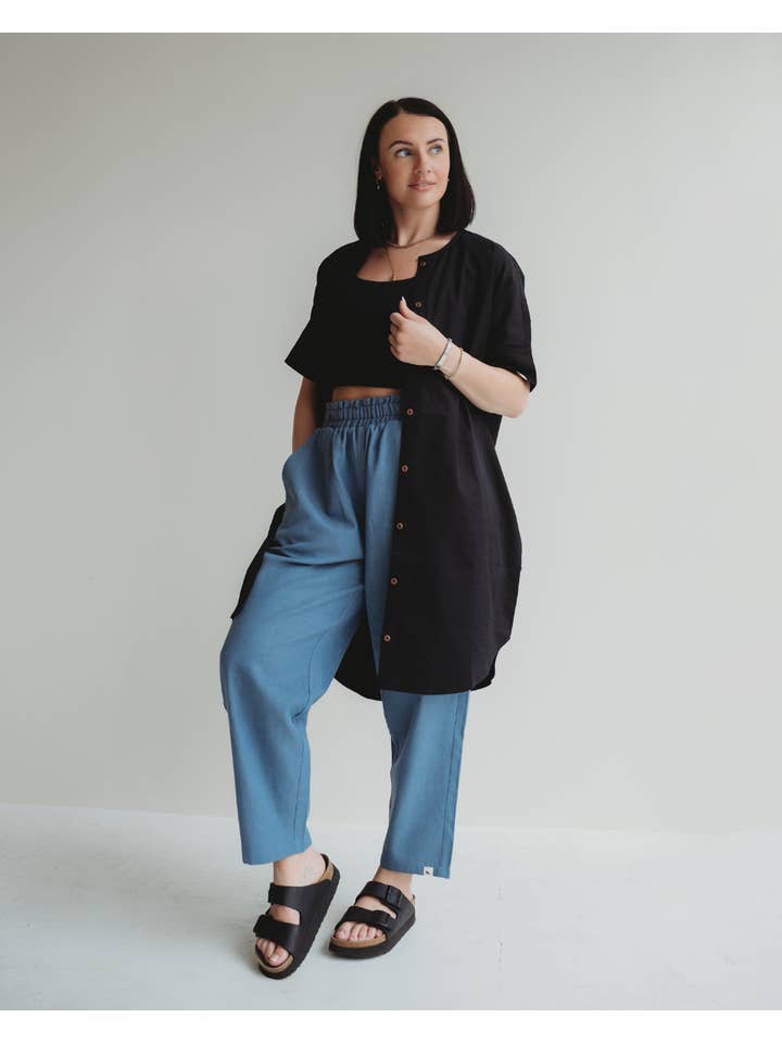 Nina Black Midi Dress for wholesale on Faire5