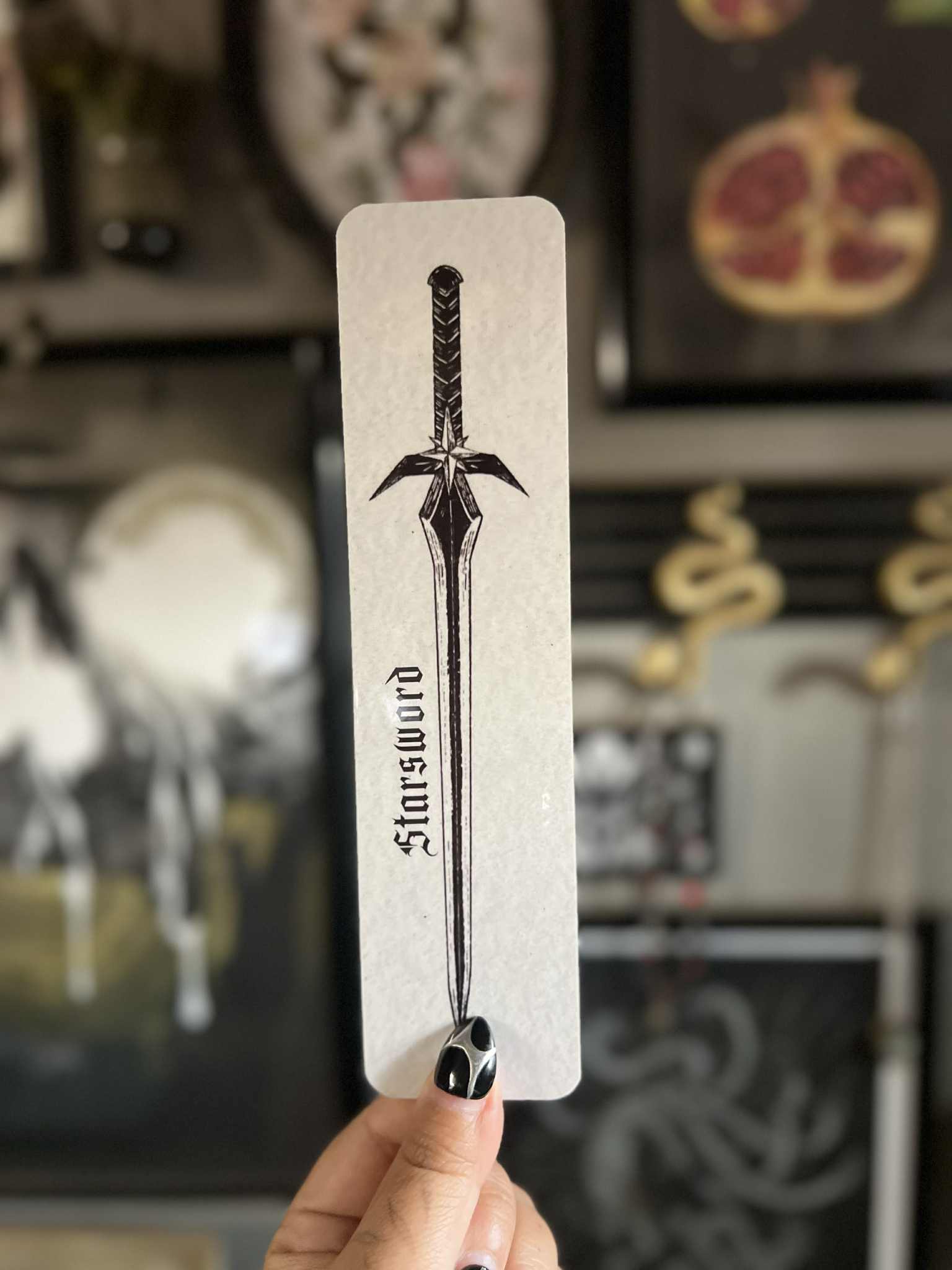 Raicodoll – wholesale Bokmärke – Maas svärdcitat | Bokmärke3