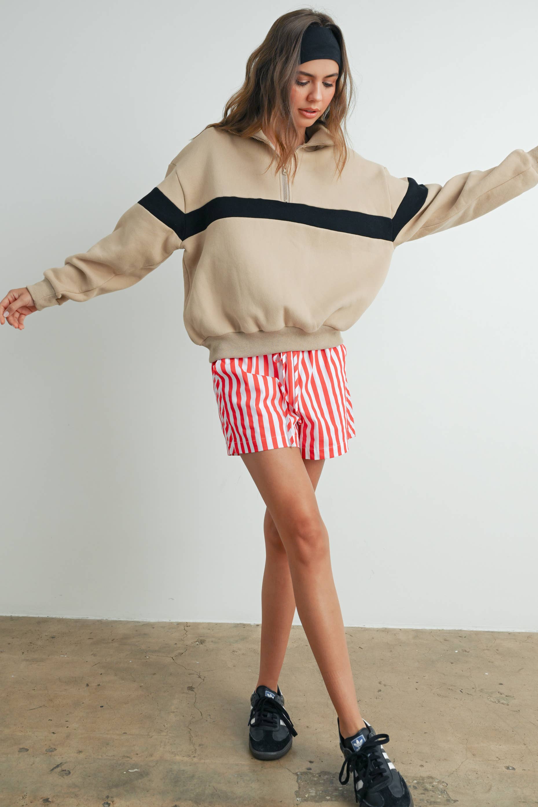 BUTTERMELON - Wholesale Sweatshirt - Women's - Two-Toned Half Zip Collar Sweatshirt - BMT753578