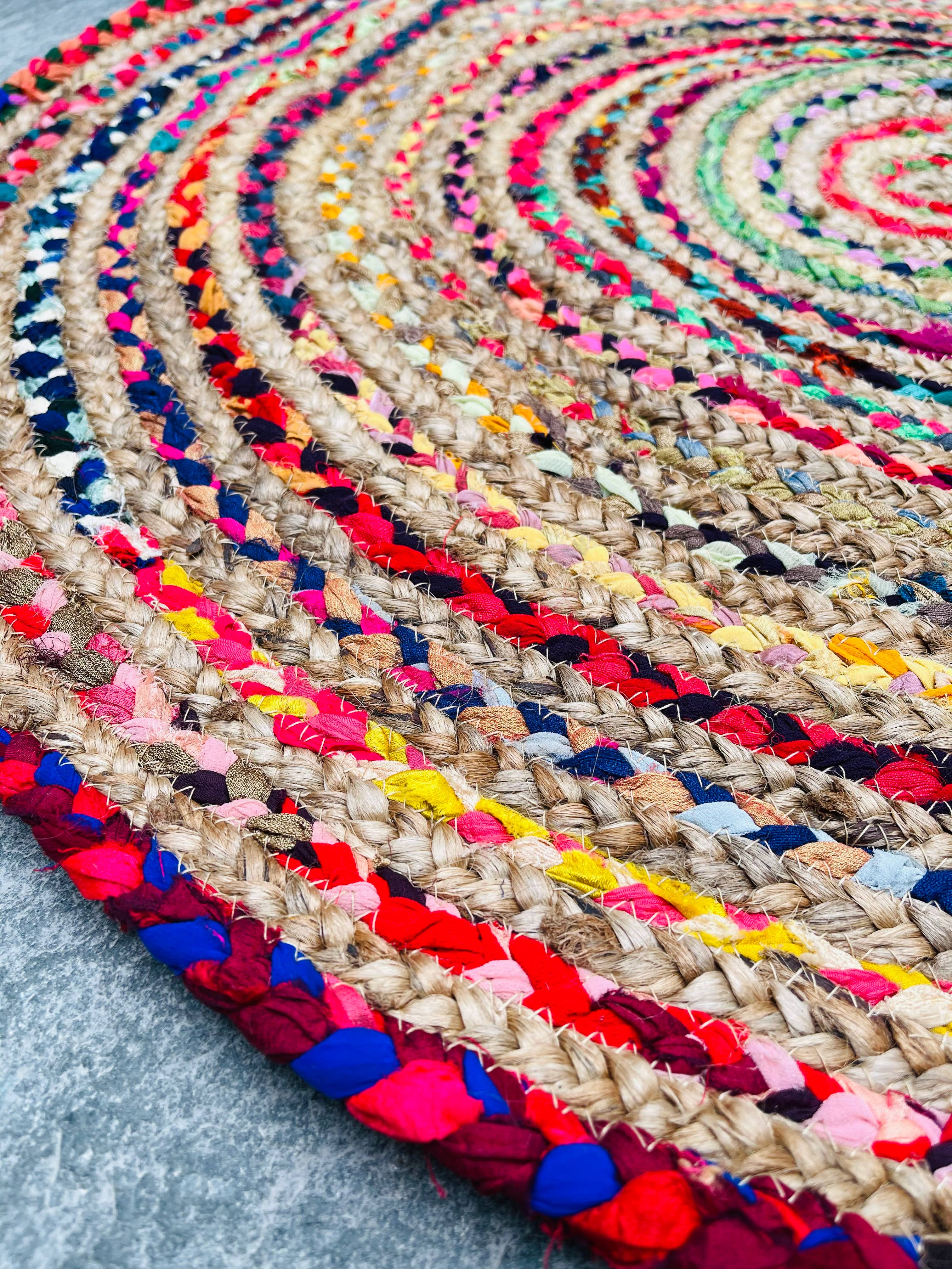 Second Nature Online - Vendita all'ingrosso Tappeto - Tappeto rotondo MISHRAN in juta intrecciata a mano con trecce multicolore3