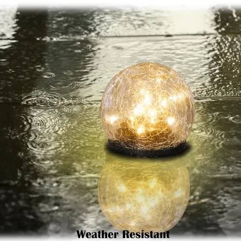 Will's Company - Wholesale Outdoor/Lawn Light - Solar Crackled Glass Globe Ball Light, Set of 2 in 4 colors9
