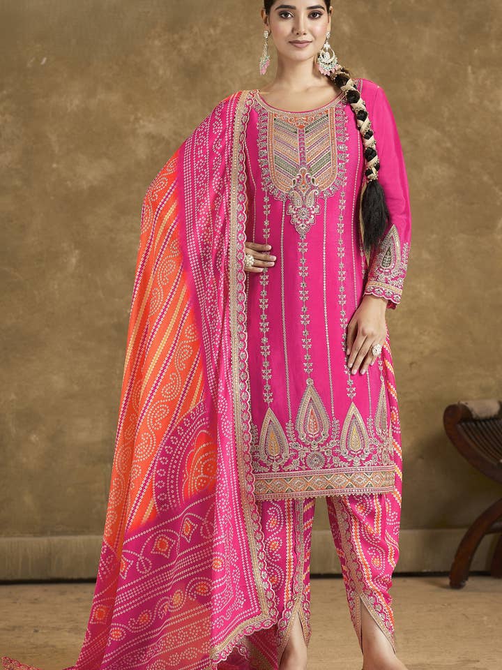 Kameez de seda chinon rosa con dhoti para festivales y bodas indias - Trabajo de bordado, trabajo de impresión, trabajo de espejo para venta al por mayor de HATKE BRIDE