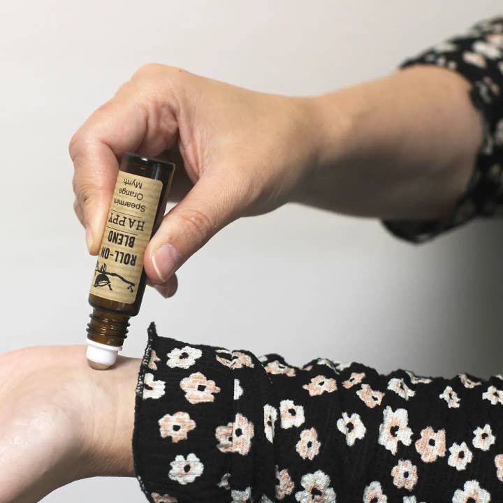 Agnes & Cat Roll-On d'Huile Essentielle 10ml pour la vente par The Hare And The Moon