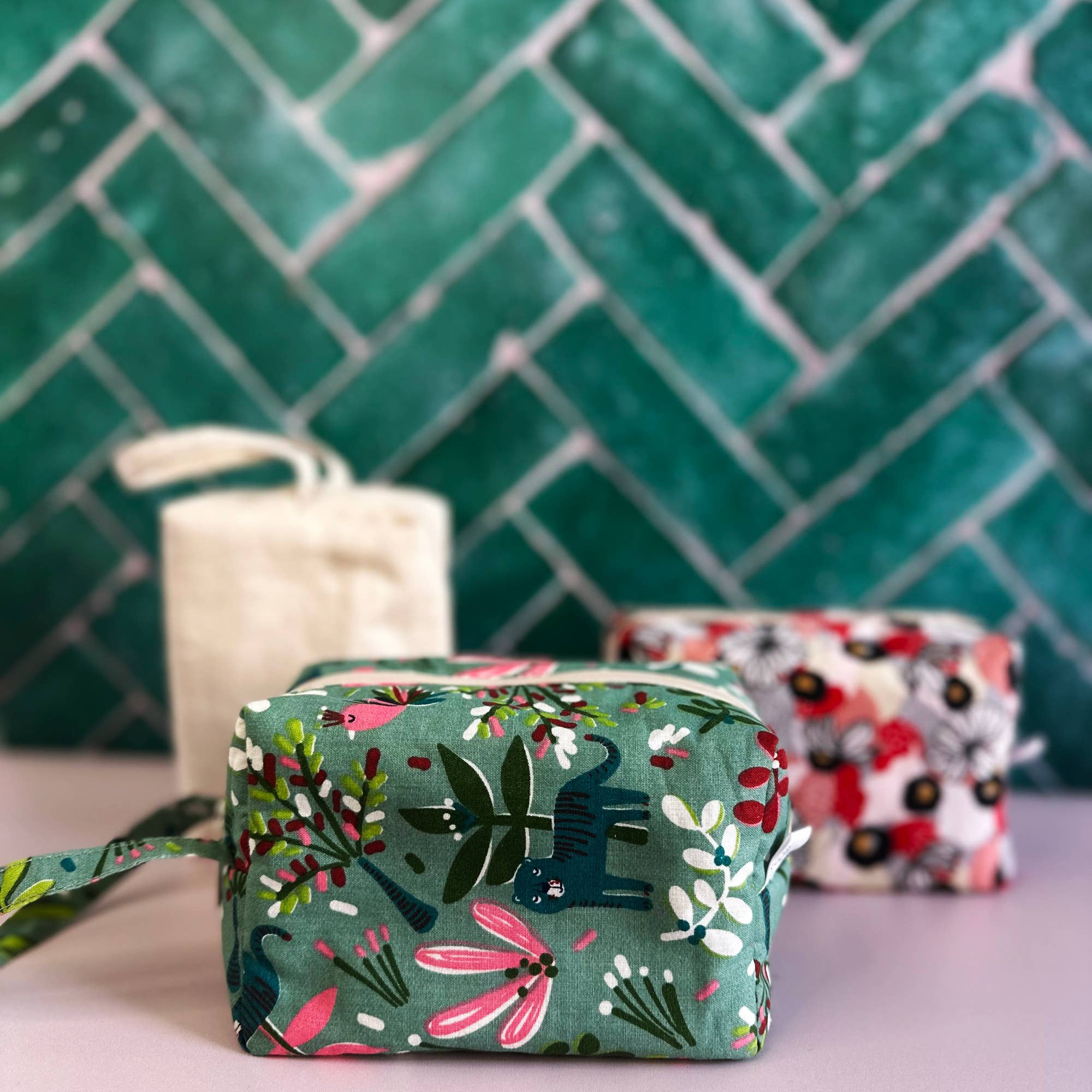 CHAMARREL - Wholesale Toiletry Bag - Women's - Toiletry bag4