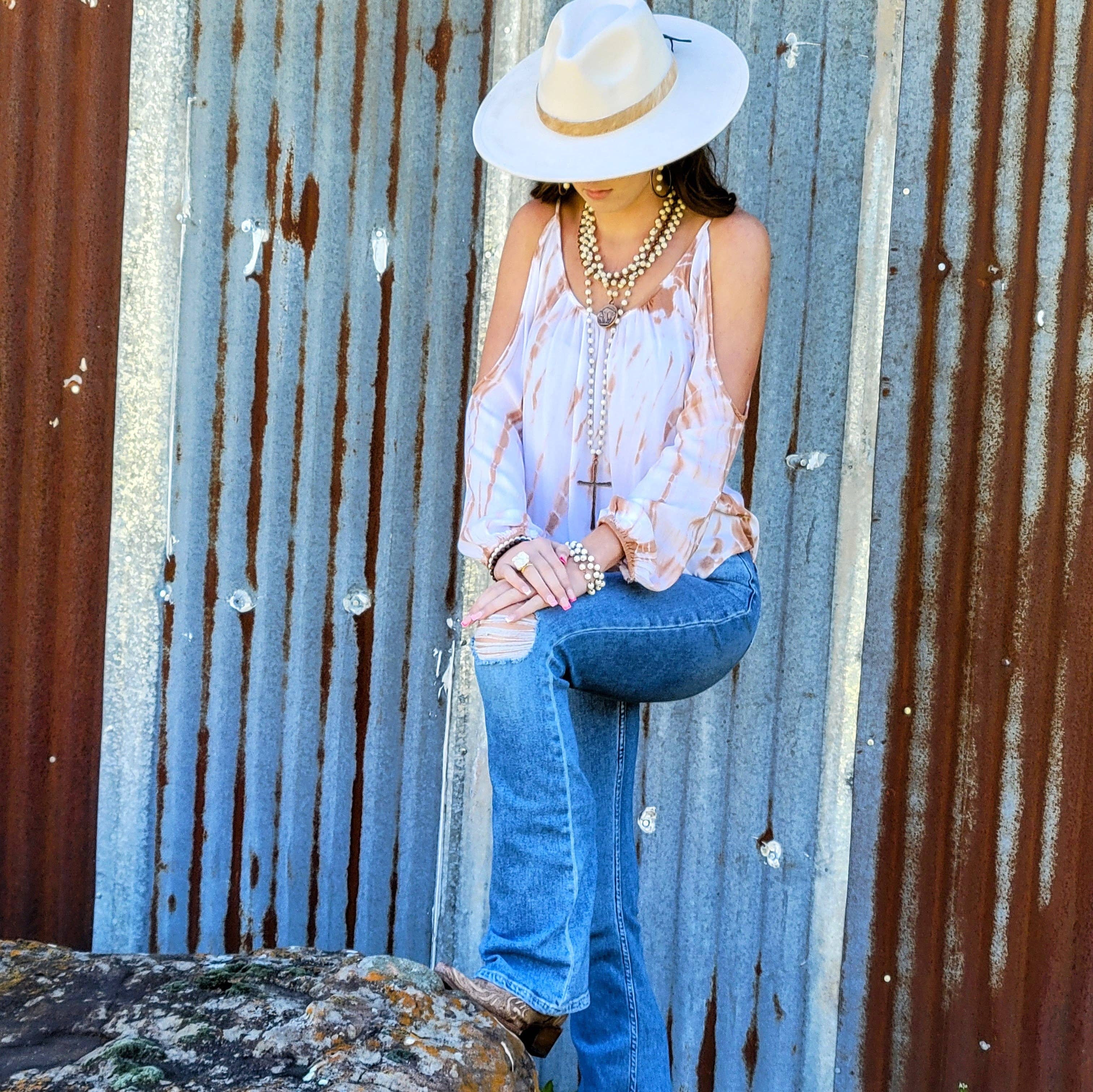 The Jewelry Junkie - Wholesale Beaded Bracelet - White Turquoise Triple Strand Bracelet 807h3