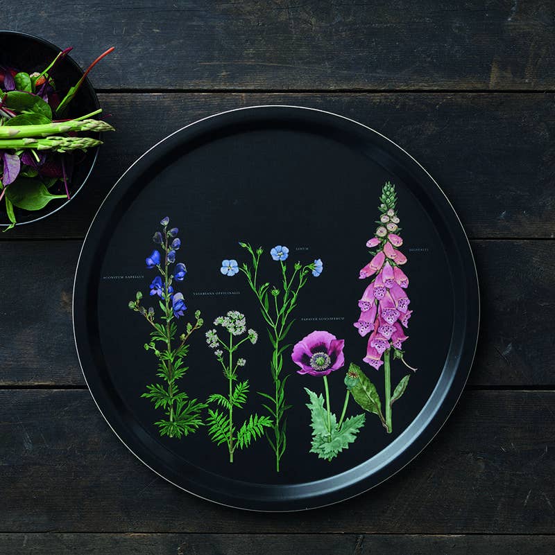 Koustrupco – Engroshandel Serveringsbakke – Serveringsbakke med klostrehave-motiver i nordisk birk finer - lavet i Europa2