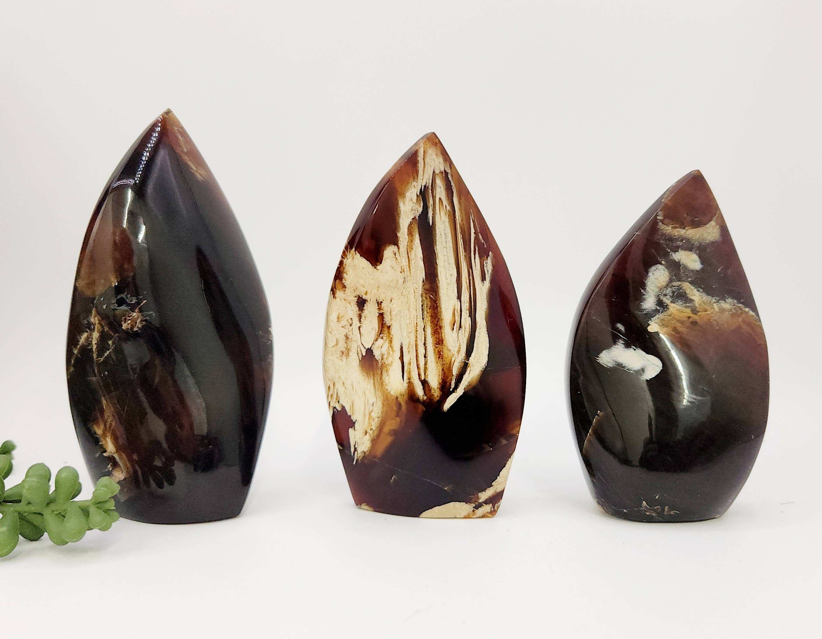 Meraki Gemstones - Wholesale Spirituele steen/kristal - Vrije vorm amber in vlamvorm uit Indonesië (ca. 8,9-10 cm hoog)4