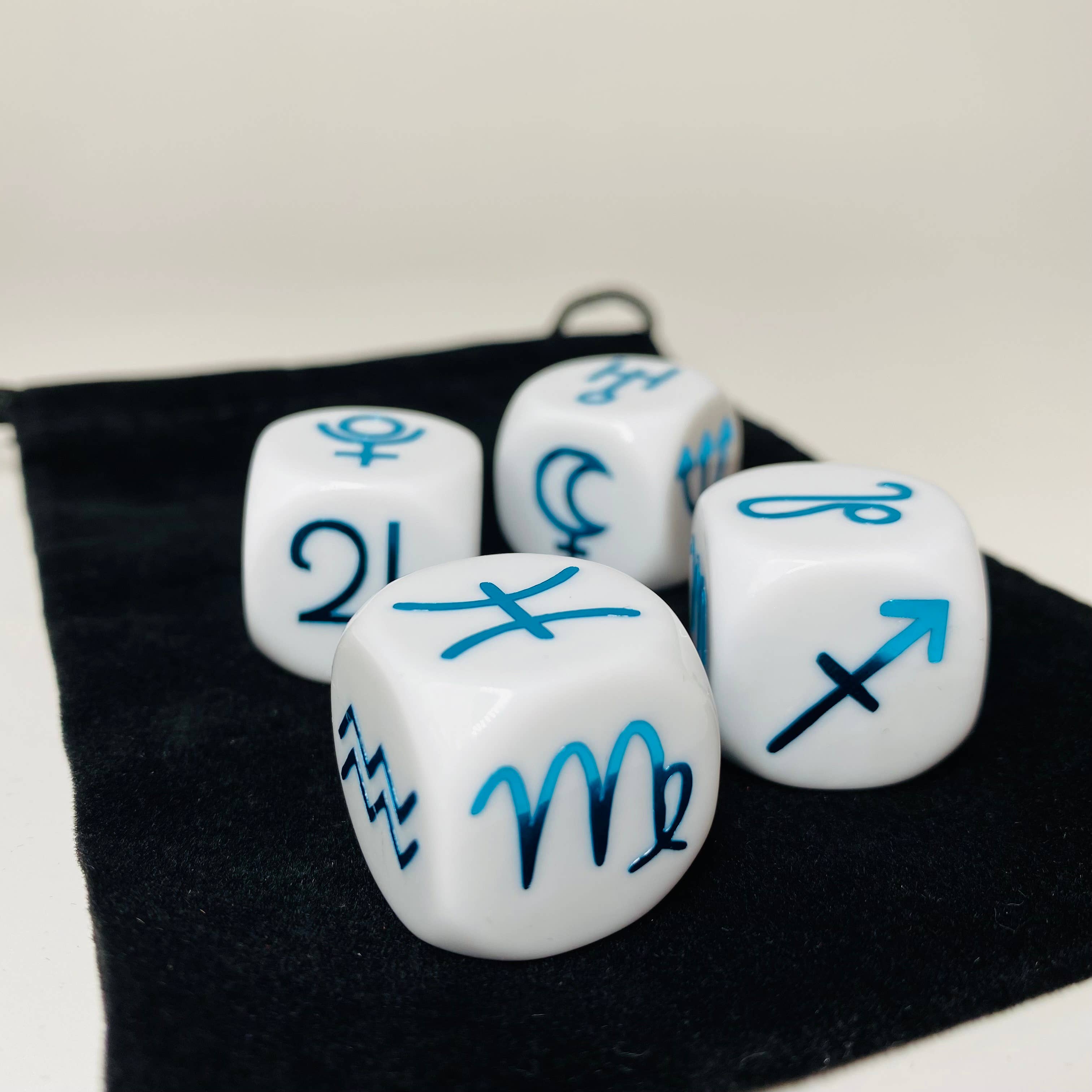 Sacred Moon&Stars – wholesale Dice – Divination Dice Astrology5